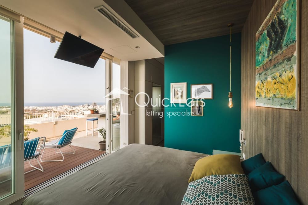 Amazing penthouse with pool and jacuzzi — San Gwann, Malta