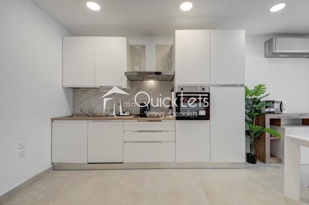 Bright, modern 2 bedrooms apartment — Swieqi, Malta