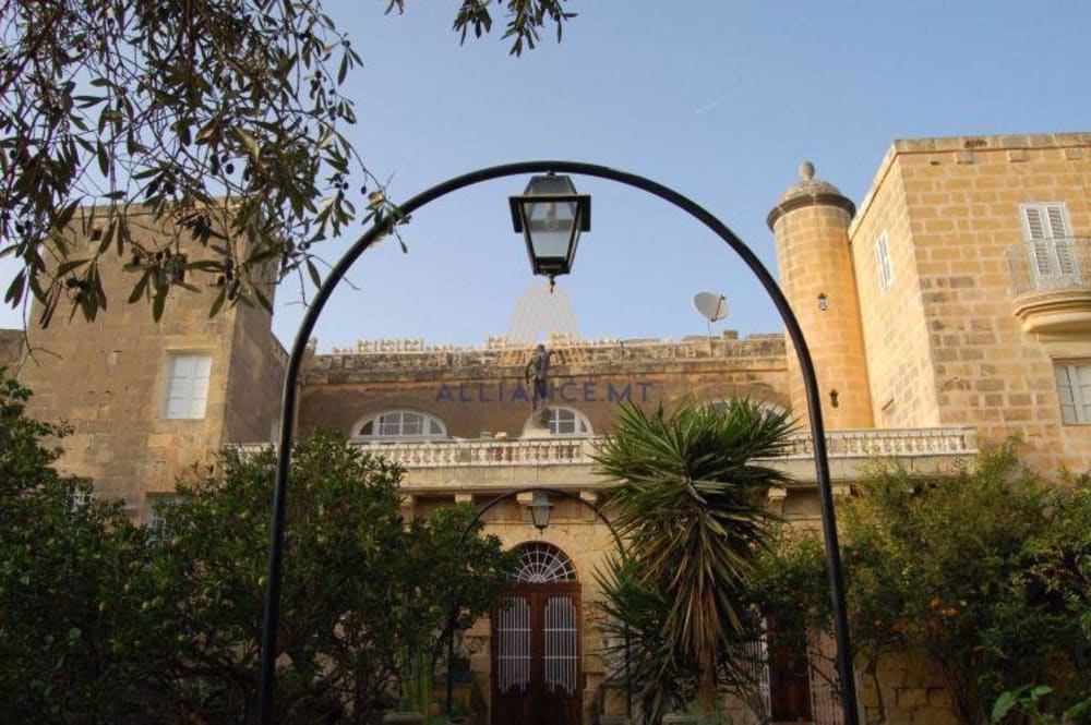 5 Bedroom Palazzo for Sale in Tarxien — Tarxien, Malta