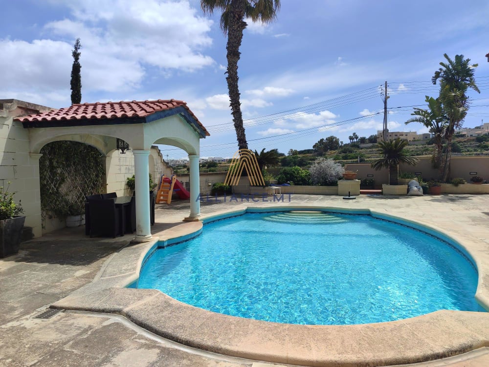 2 Bedroom Villa Semi-Detached for Rent in Swieqi — Swieqi, Malta
