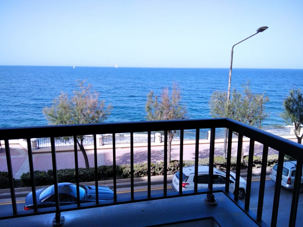 Magnificent Seafront 4-Bedroom Apartment in Sliema — Sliema, Malta