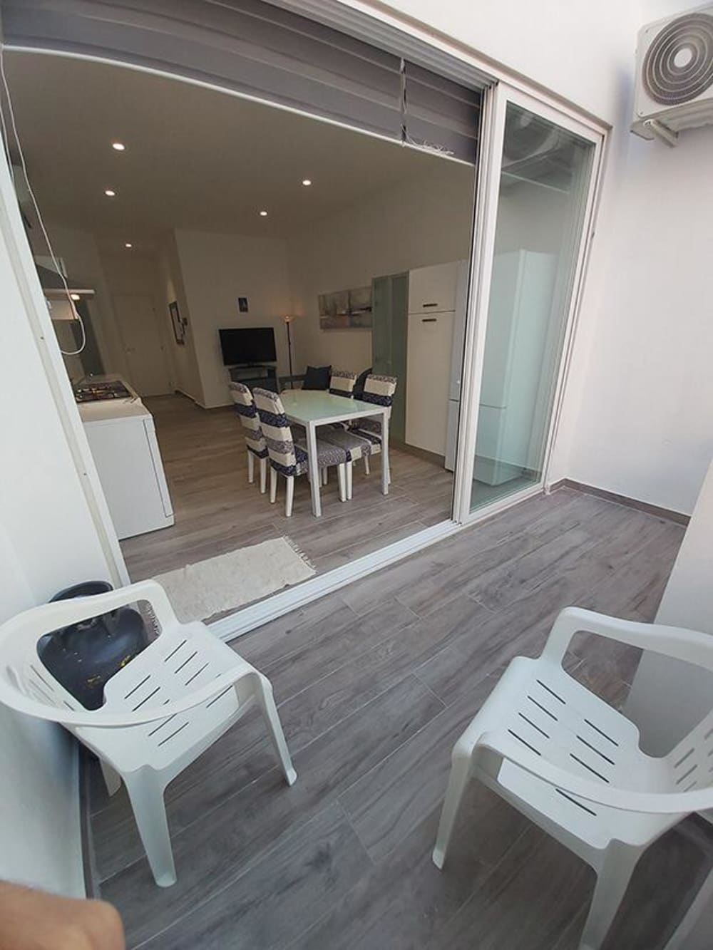 Beautifully Finished 2-Bedroom Apartment Close to the Seafront in Sliema — Sliema, Malta