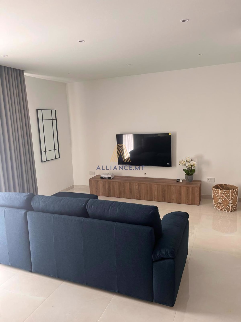 3 Bedroom Apartment for Rent in Pembroke — Pembroke, Malta