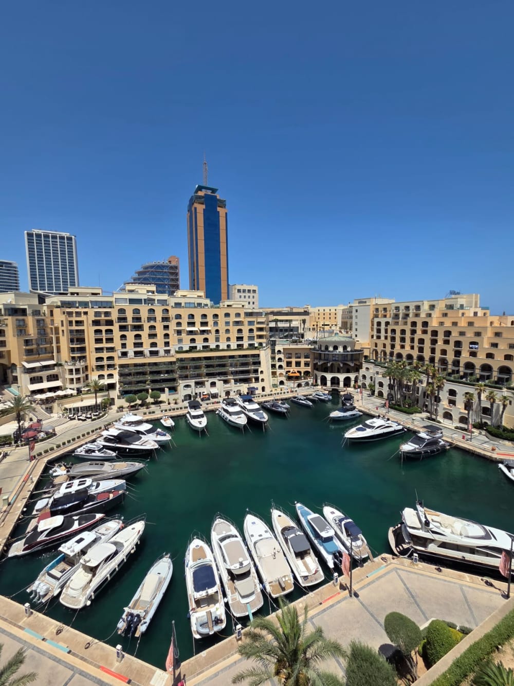 Luxurious Designer-Finished 3-Bedroom Apartment in Portomaso — St Julian's, Malta