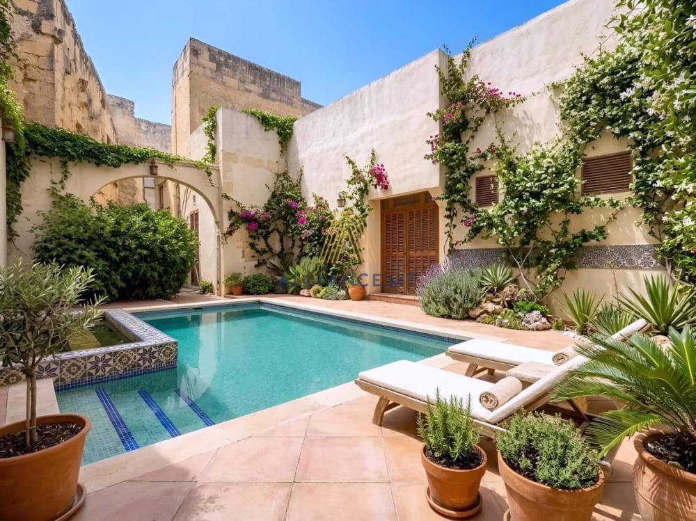 6 Bedroom Townhouse for Sale in Rabat — Rabat, Malta