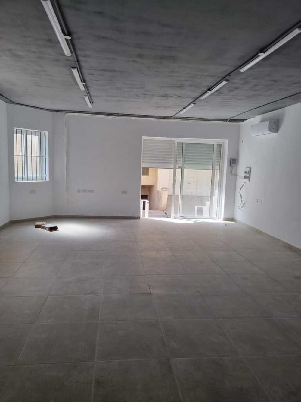 Qawra Shop — Qawra, Malta