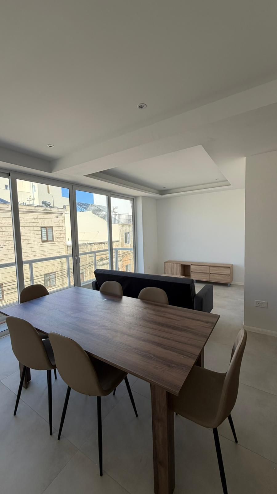 Modern Well-Presented 3-Bedroom Apartment in Gharghur — photo 2