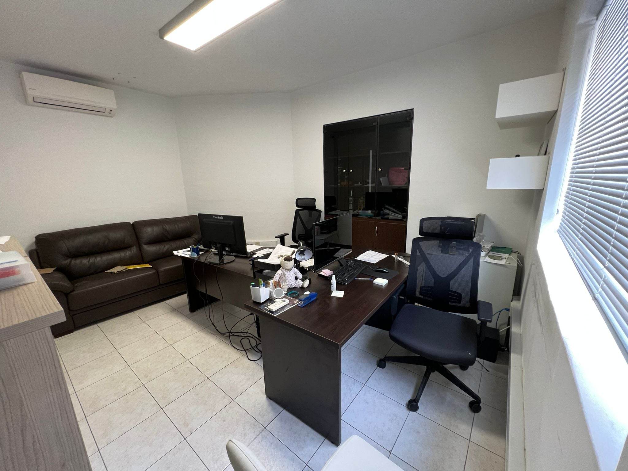 Bright Corner Ready-to-Move-Into Office in Gzira — Gzira, Malta — photo 4