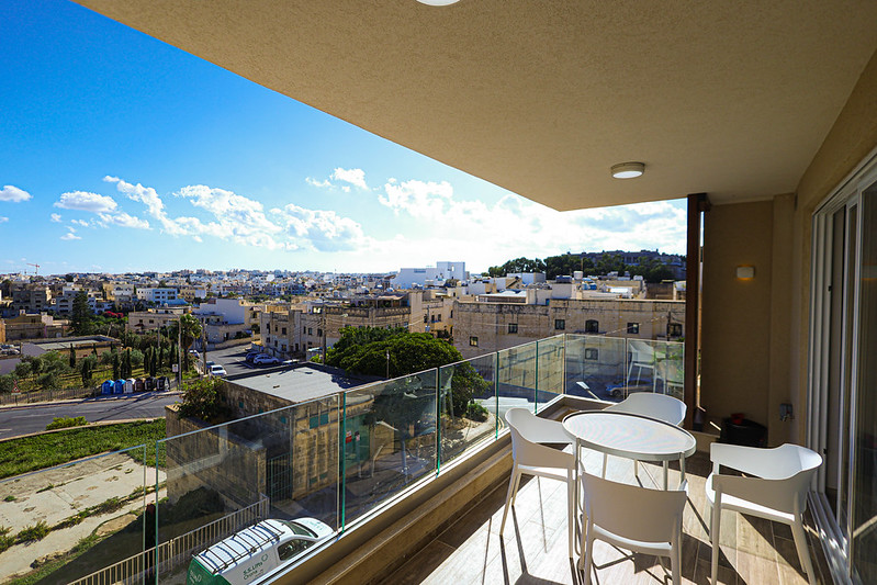Stunning Modern Designer 2-Bedroom Apartment with A Large Terrace in Pembroke