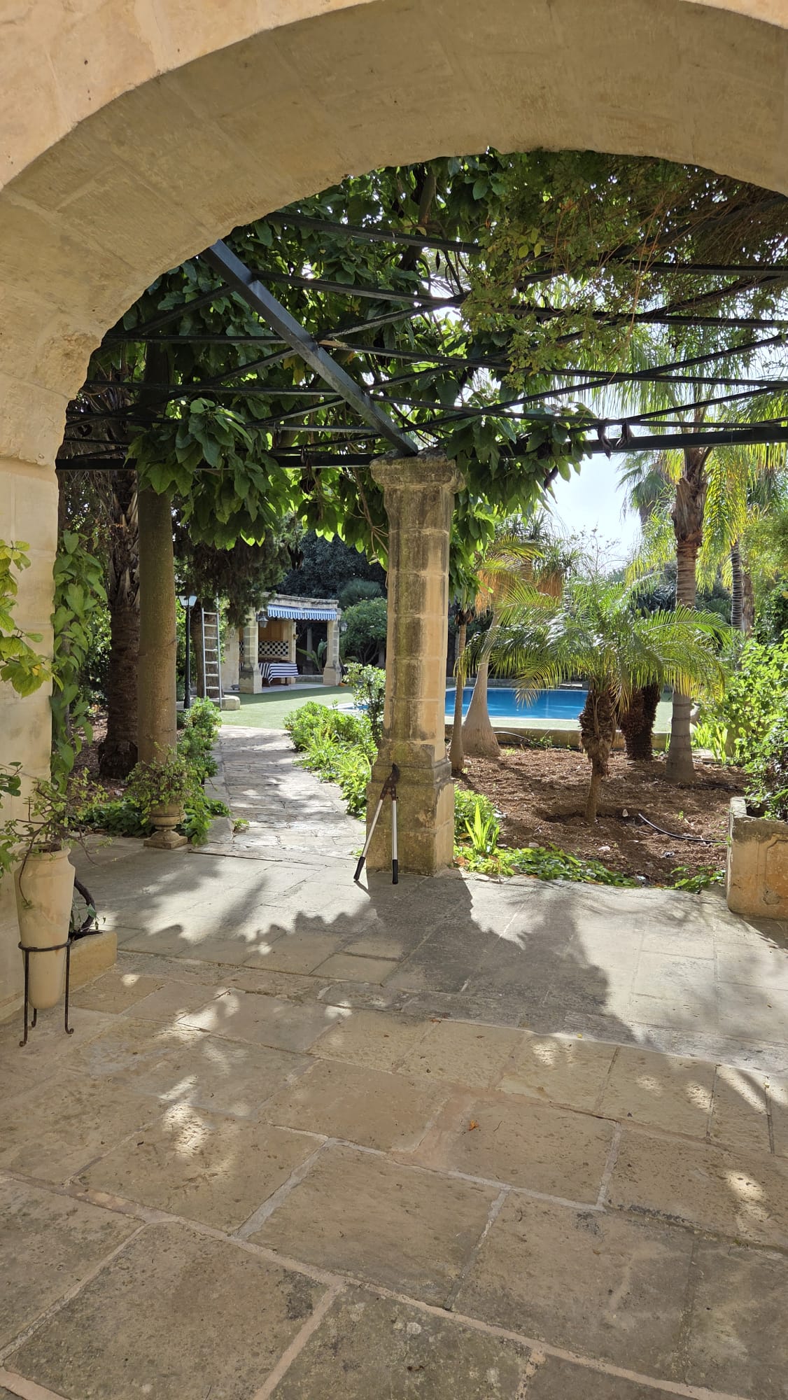 Magnificent Freehold 1500 sqm Palazzo Style 4-Bedroom Residence with Landscaped Gardens & A Pool in Balzan — photo 2