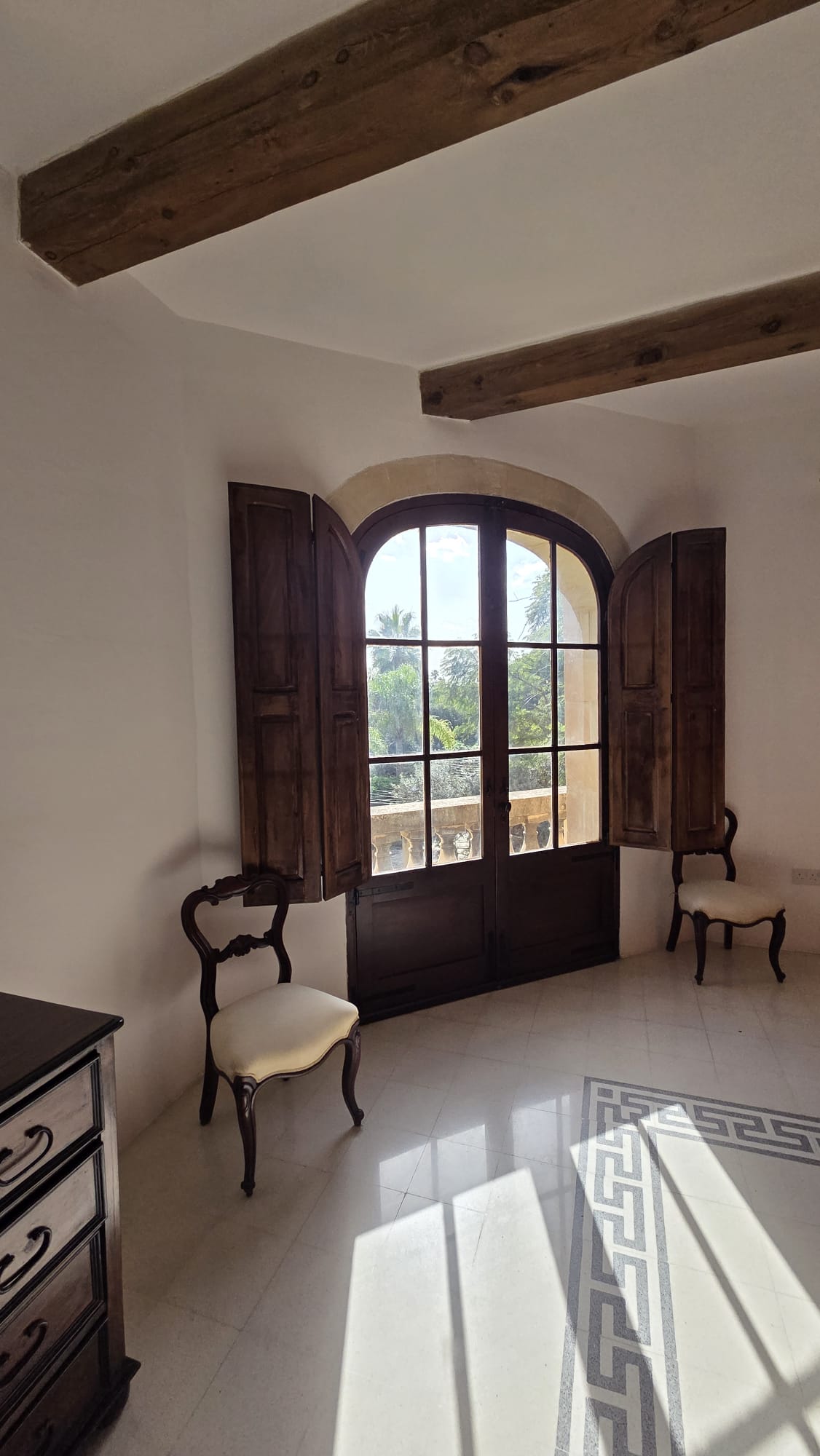 Magnificent Freehold 1500 sqm Palazzo Style 4-Bedroom Residence with Landscaped Gardens & A Pool in Balzan — photo 3