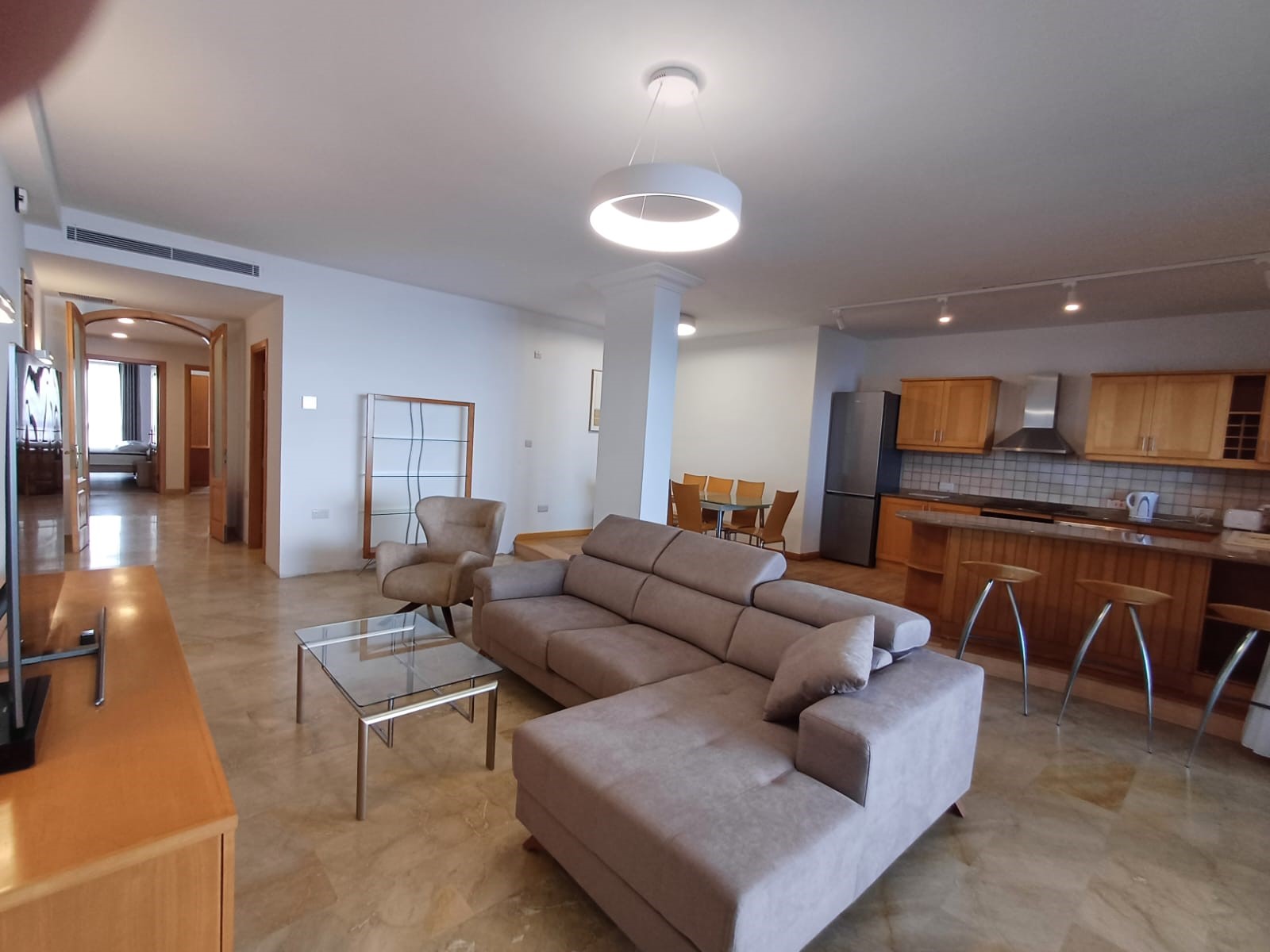 Magnificent Designer-Finished 196 sqm 3-Bedroom Seafront Apartment in Sliema — photo 3