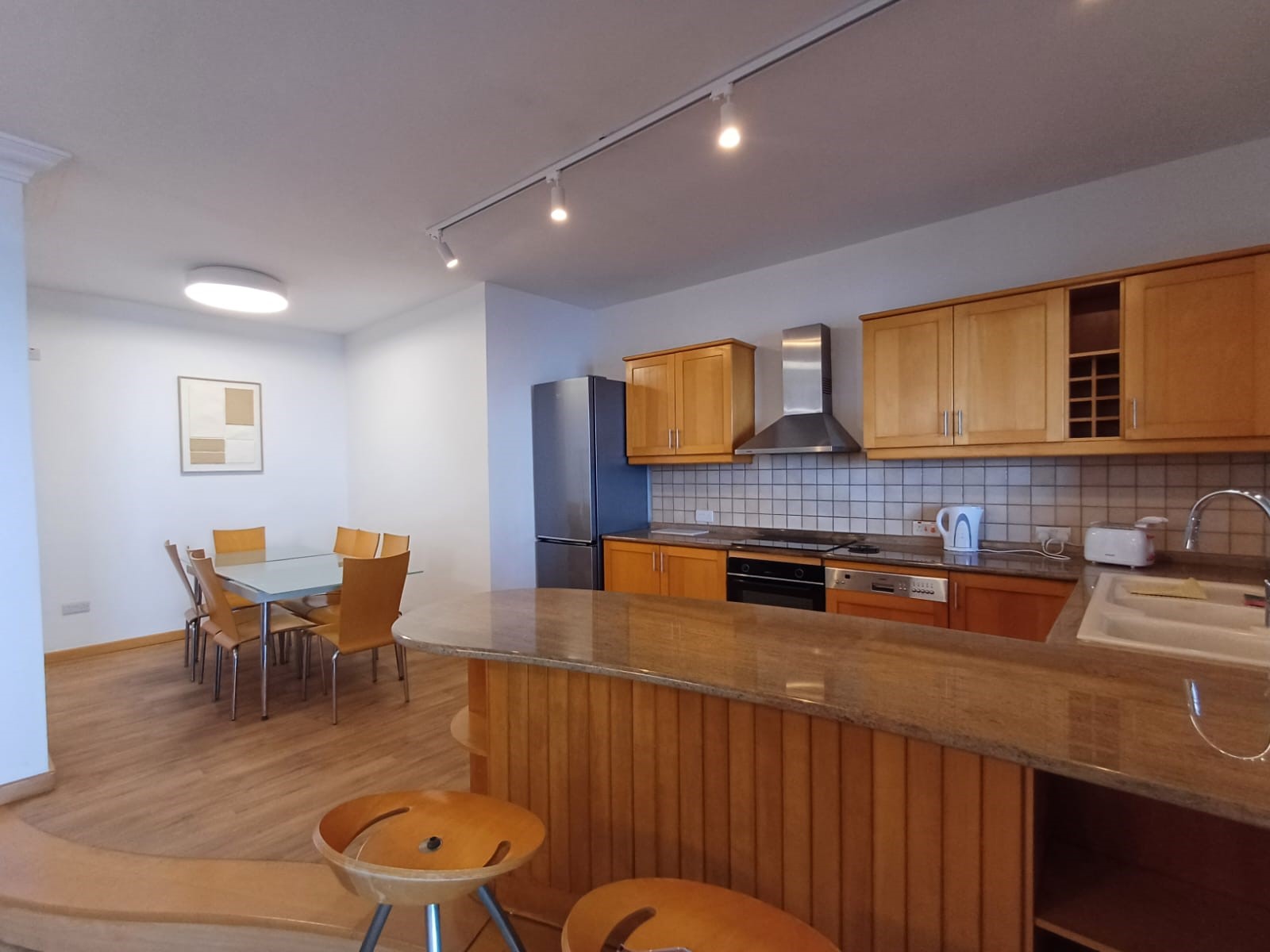 Magnificent Designer-Finished 196 sqm 3-Bedroom Seafront Apartment in Sliema — Sliema, Malta — photo 4
