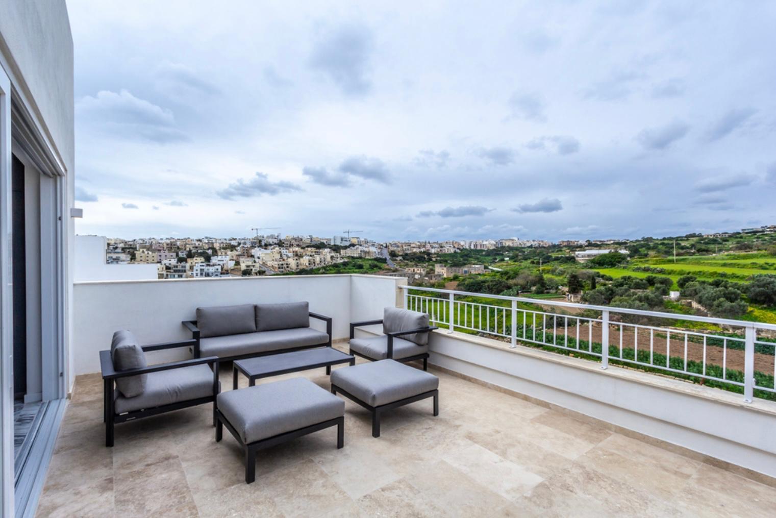 Luxurious Fully Furnished 205sqm 2-Bedroom Penthouse with Large Terraces in Swieqi