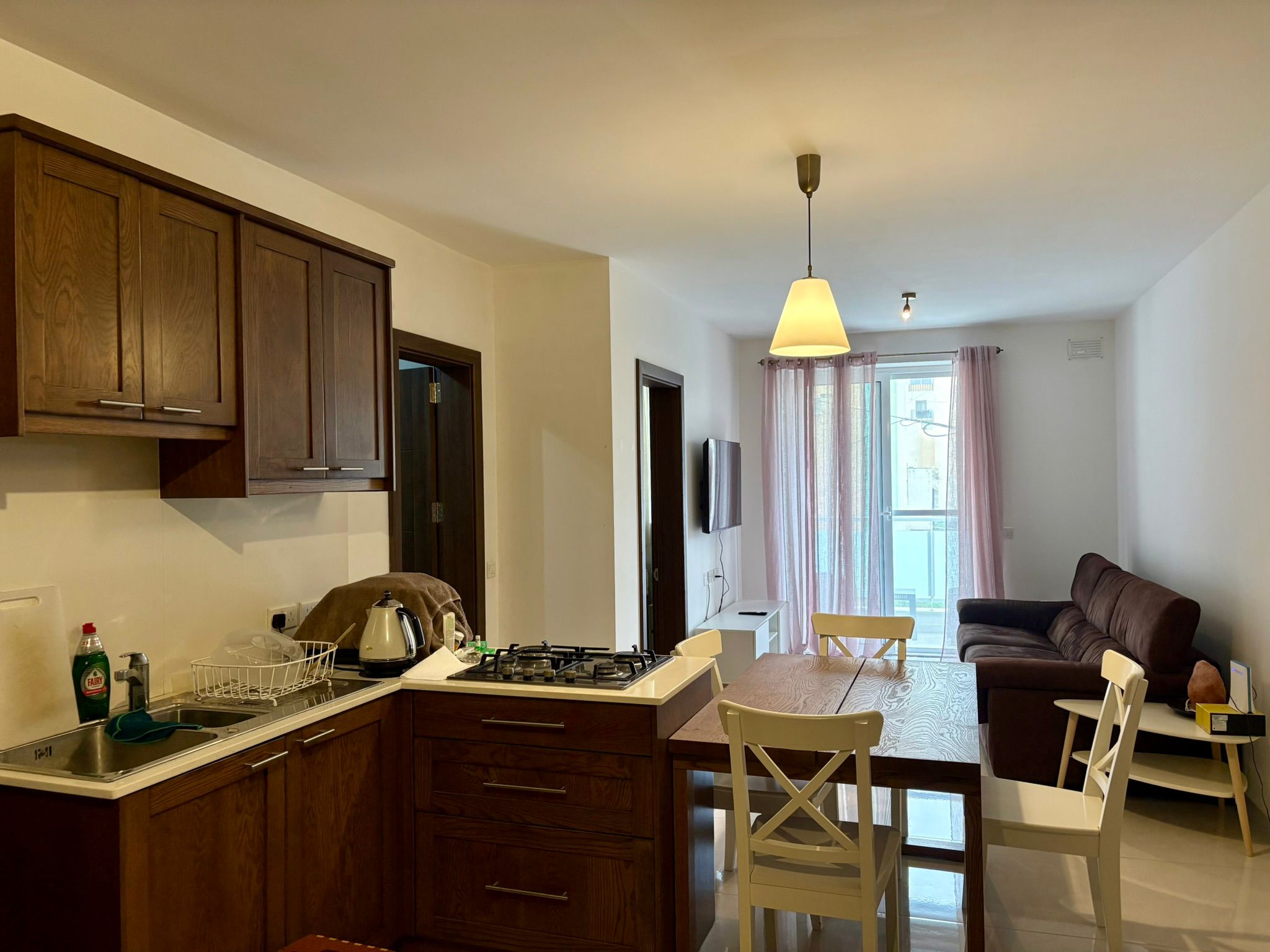 Stylish Fully Furnished 83 sqm 2-Bedroom Apartment A Mere Few Steps from Sliema Promenade — photo 2