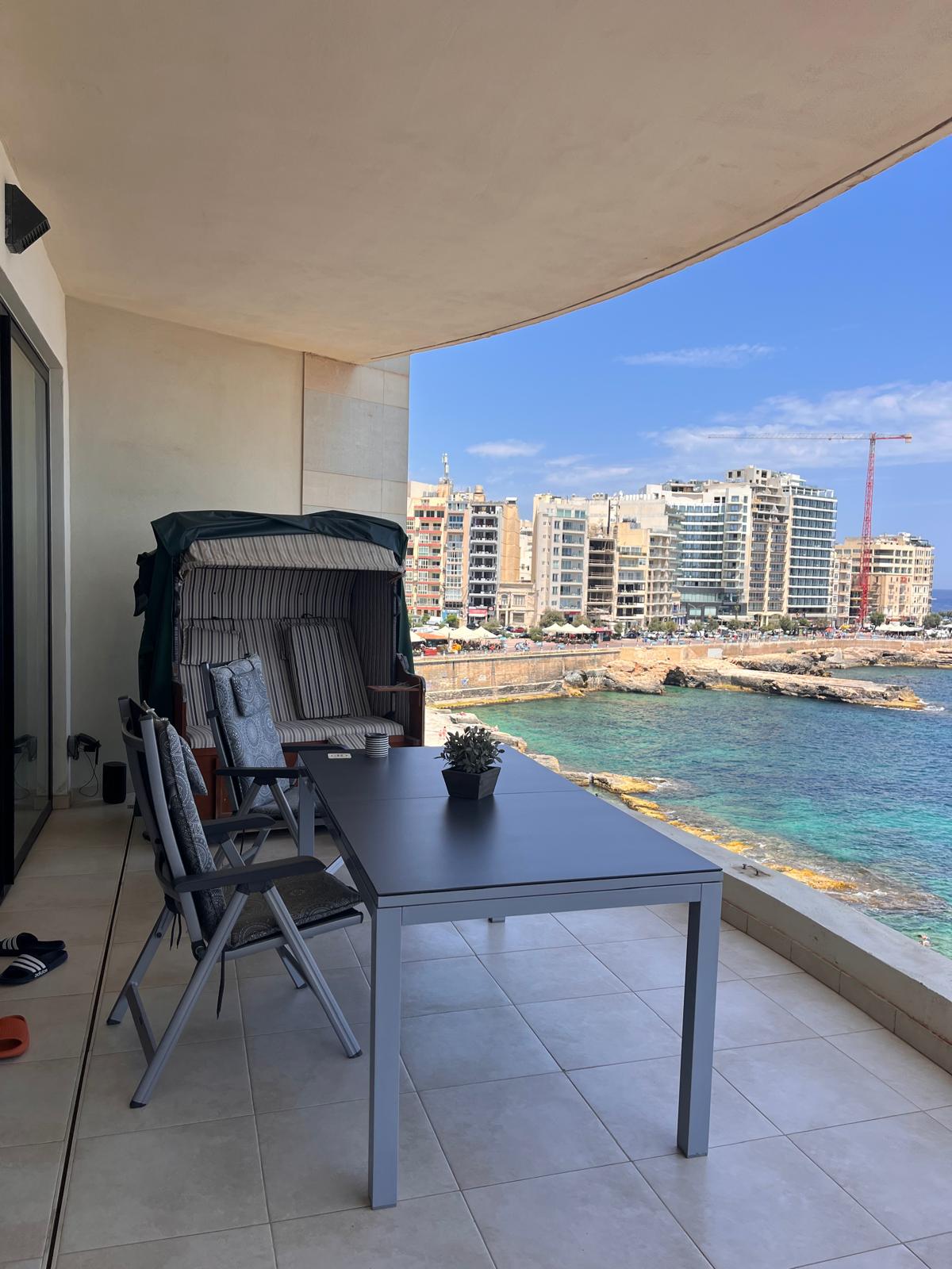 Magnificent Seafront 200sqm 3-Bedroom Apartment in Qui-Si-Sana