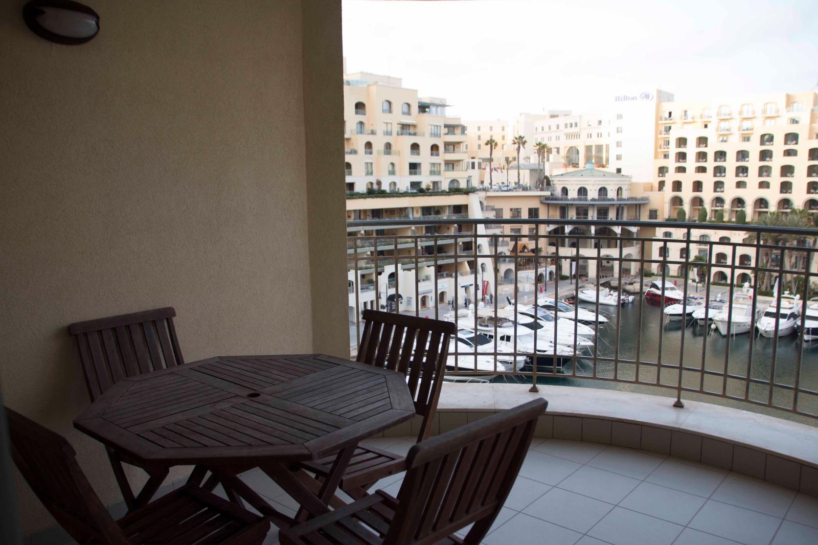 Magnificent 3-Bedroom Apartment with Marina & Sea Views in Portomaso – €4,200/month (29368) (FBREI, I, M, MI) — photo 2