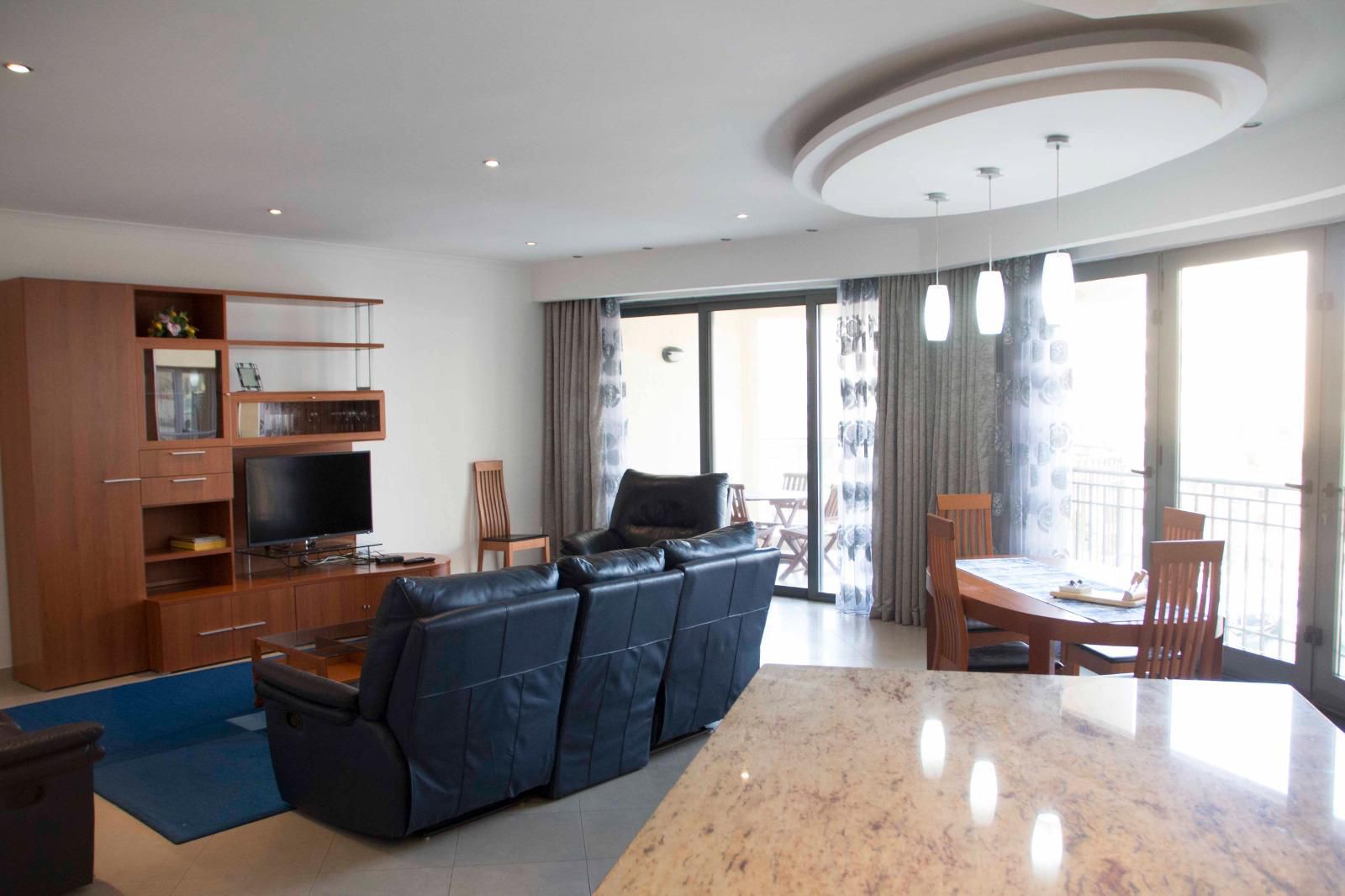 Magnificent 3-Bedroom Apartment with Marina & Sea Views in Portomaso – €4,200/month (29368) (FBREI, I, M, MI) — photo 3