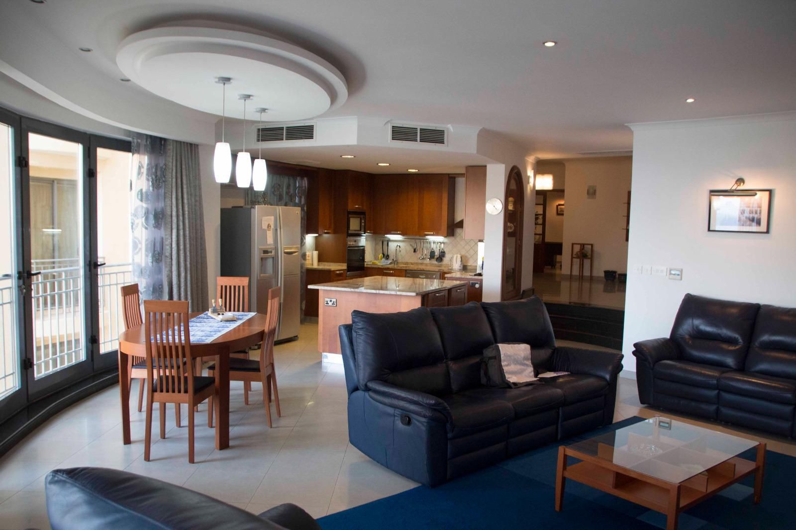 Magnificent 3-Bedroom Apartment with Marina & Sea Views in Portomaso – €4,200/month (29368) (FBREI, I, M, MI) — St Julian's, Malta — photo 4