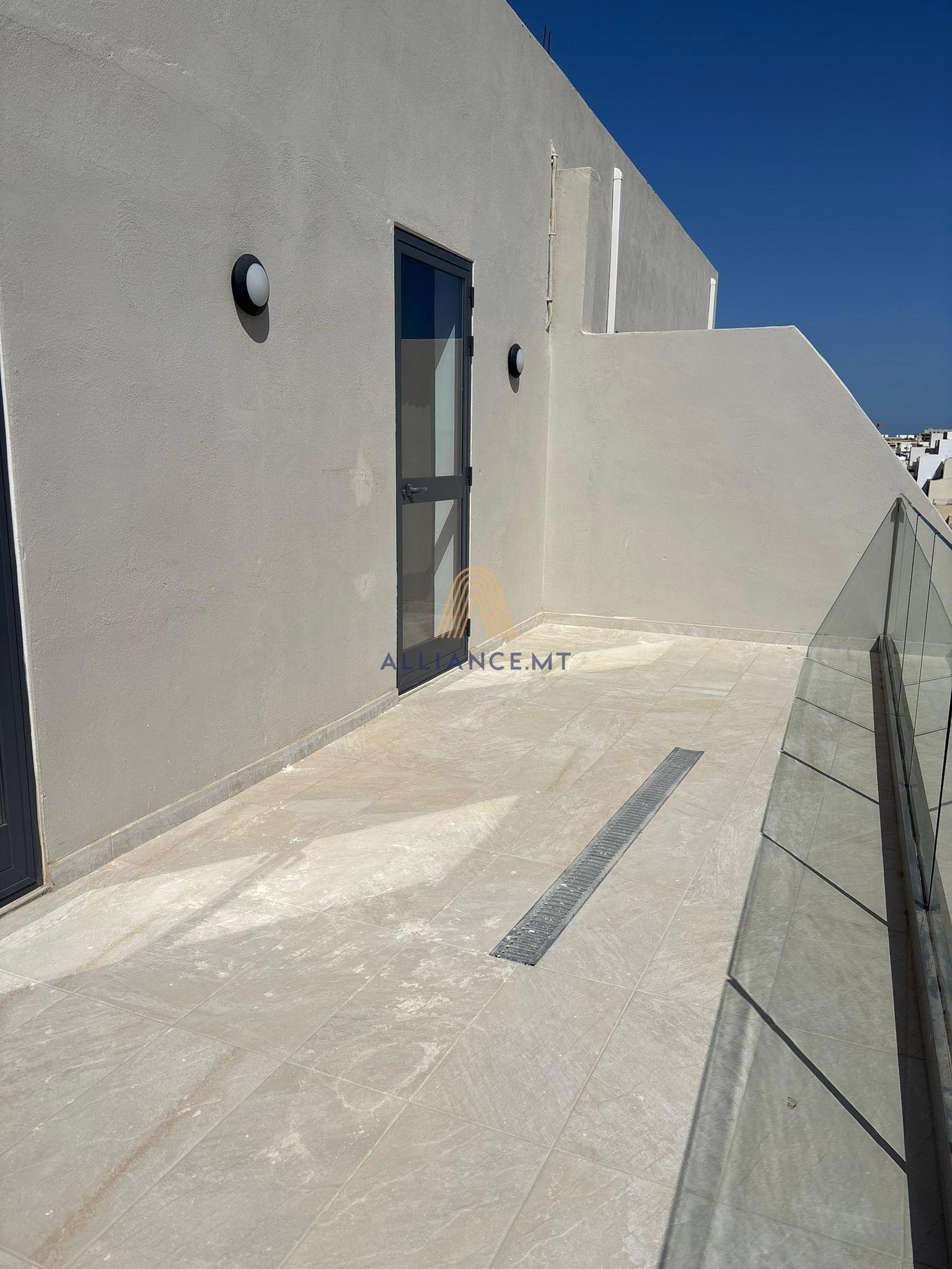 2 Bedroom Penthouse for Rent in St Paul's Bay San Pawl il-Bahar — St Paul's Bay, Malta — photo 4