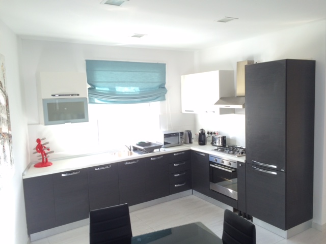 Bright Modern 2-Bedroom Penthouse with Large Terraces in Sliema — photo 3