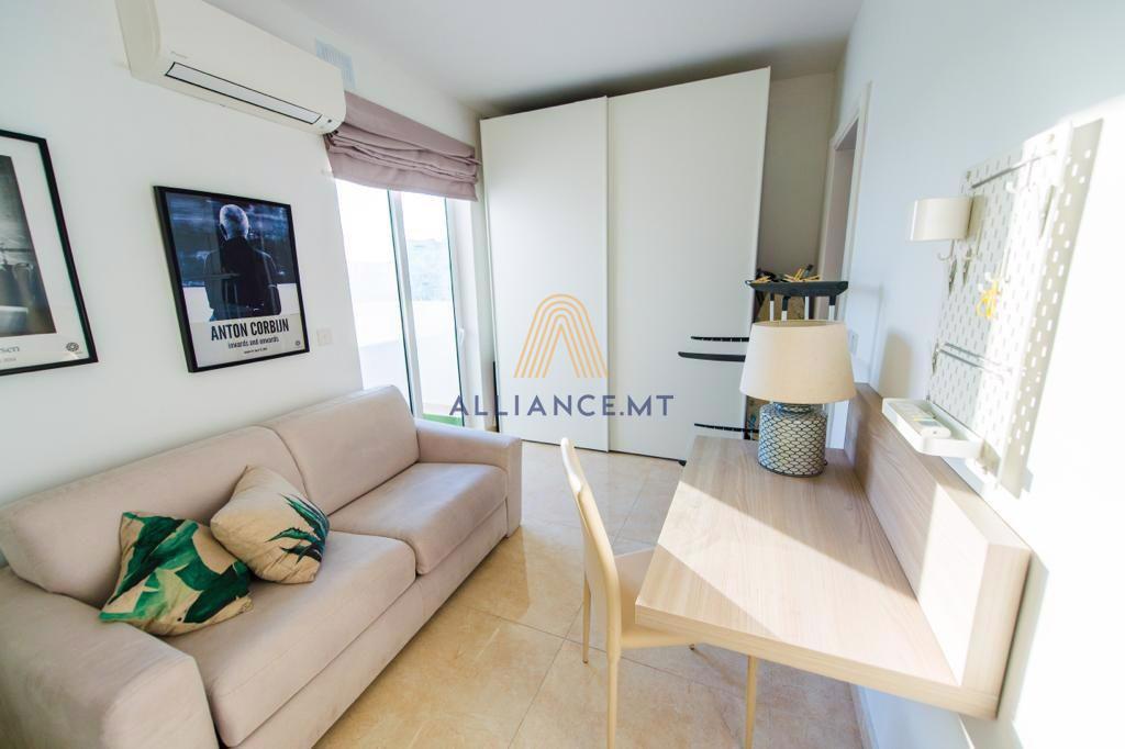 2 Bedroom Penthouse for Rent in Gzira — Gzira, Malta — photo 4
