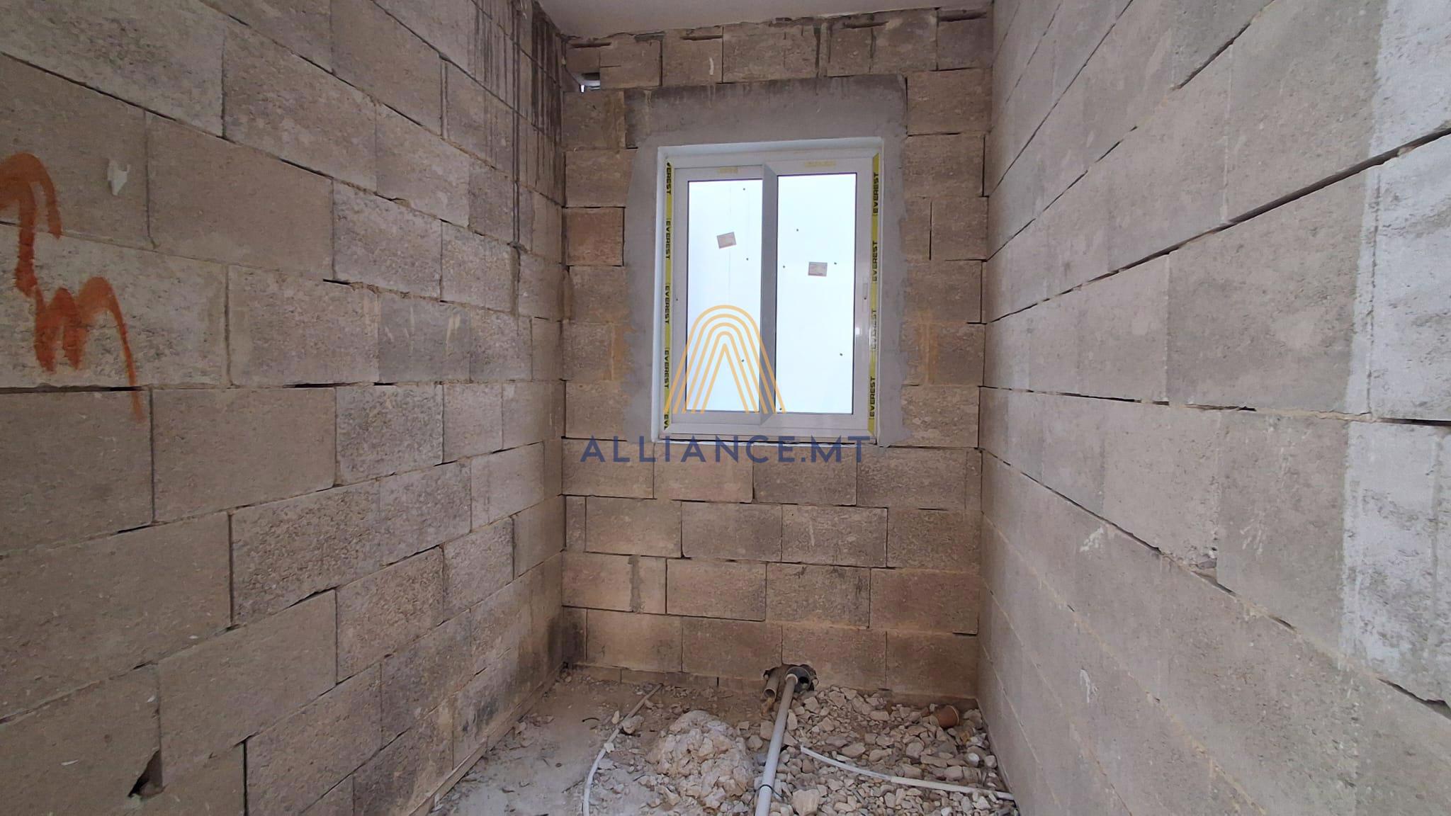 2 Bedroom Maisonette (Ground Floor) for Sale in Bormla Cospicua — Bormla Cospicua, Malta — photo 4