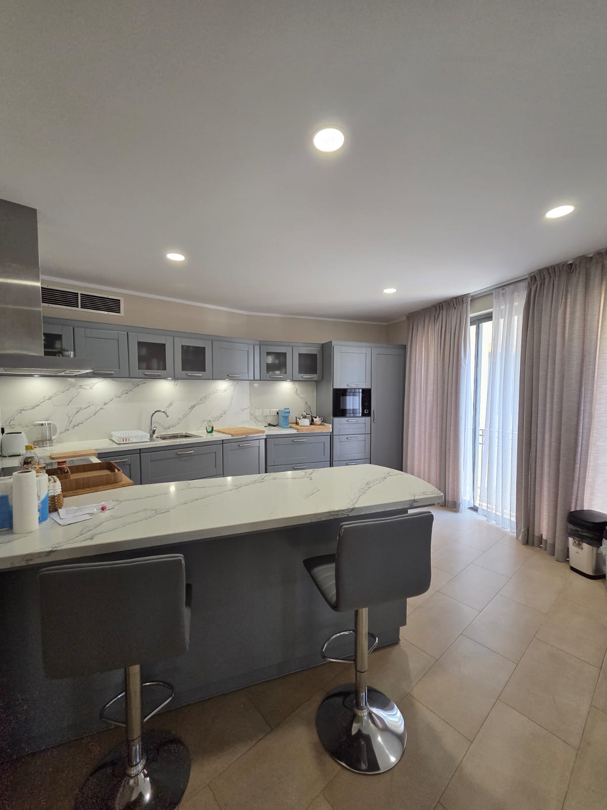 Luxurious Designer-Finished 3-Bedroom Apartment in Portomaso — photo 3