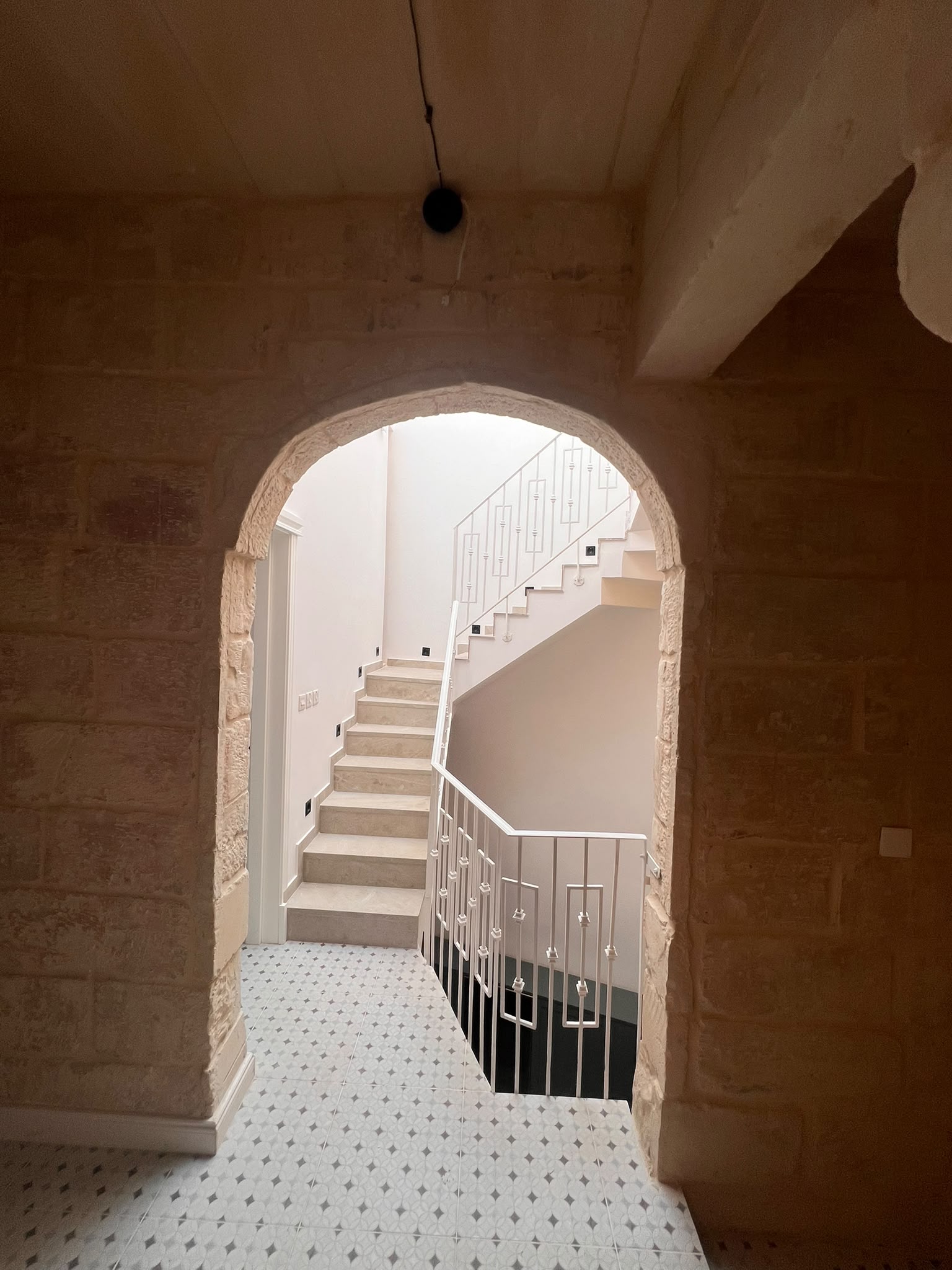 Beautifully Restored 2-Bedroom Townhouse in Sliema — photo 3
