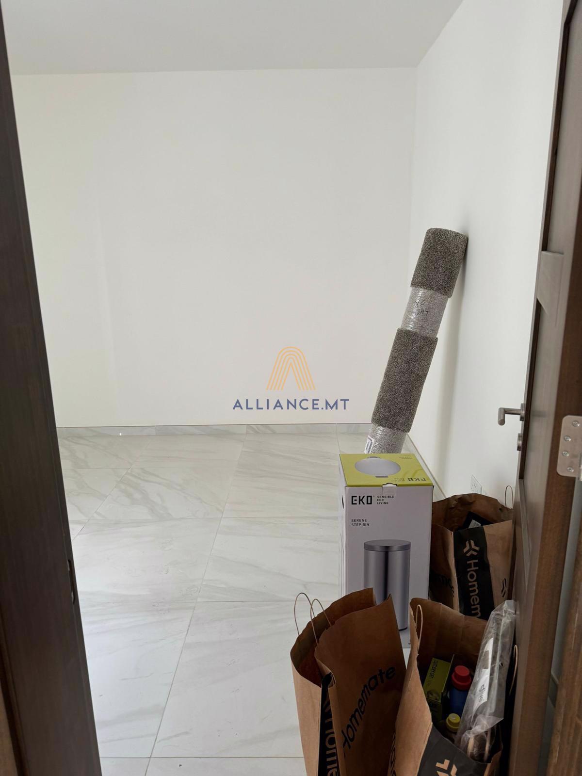 2 Bedroom Apartment for Rent in Qawra [LAPT623749]