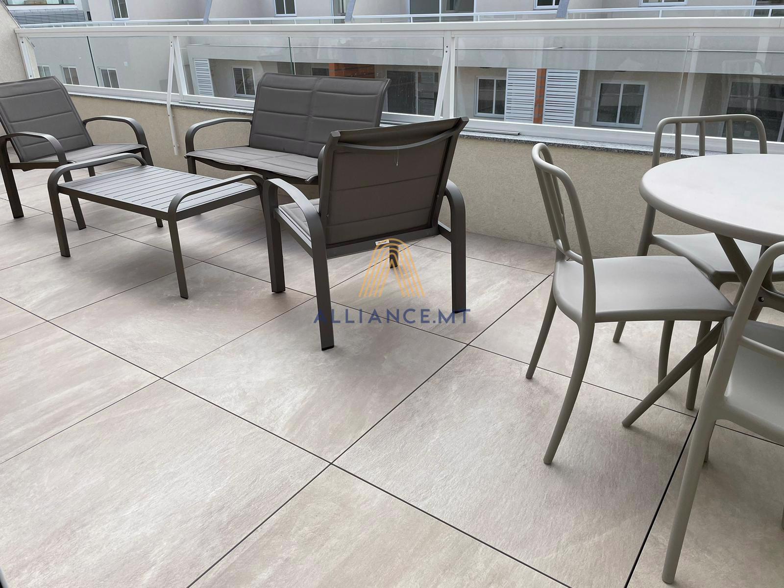 1 Bedroom Penthouse for Rent in Qawra [LPTH614119]