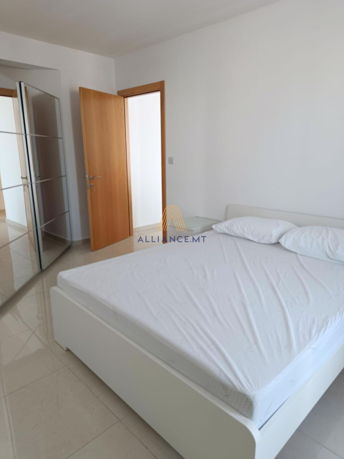 3 Bedroom Penthouse for Rent in Swieqi — Swieqi, Malta — photo 4