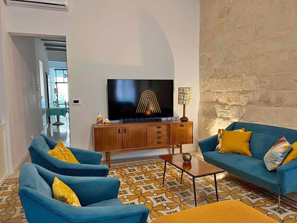 2 Bedroom Maisonette (1st Floor) for Sale in Bormla Cospicua [SMSN1F667117]