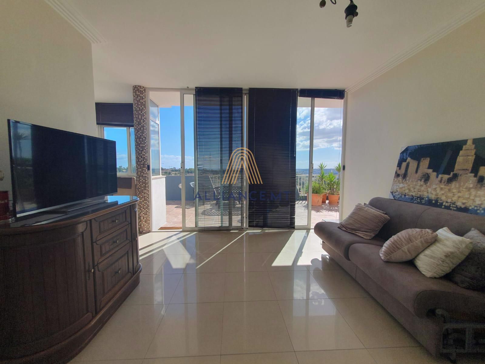 2 Bedroom Penthouse for Rent in Naxxar [LPTH628579]