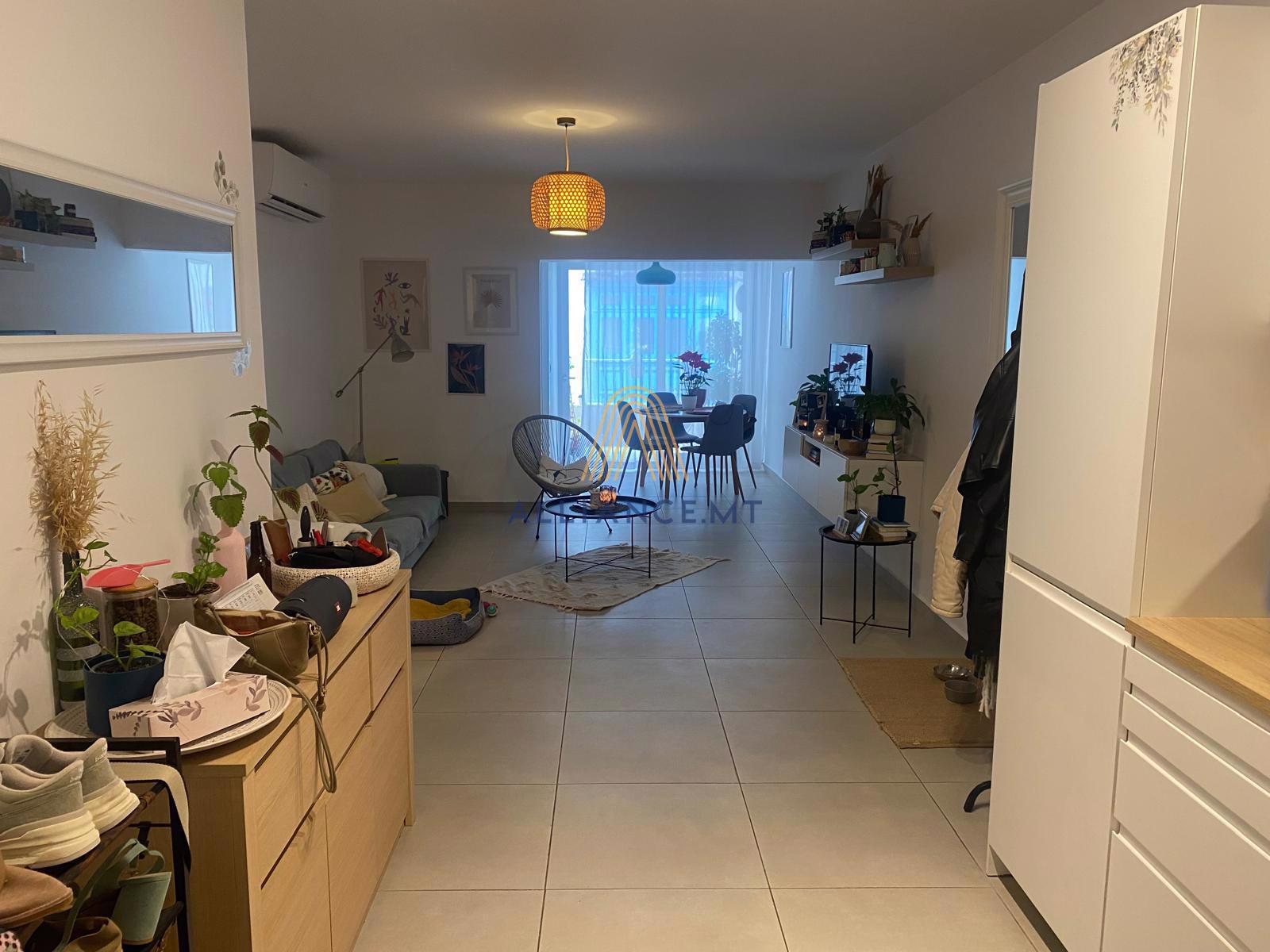 2 Bedroom Apartment for Rent in Sliema [LAPT636044]