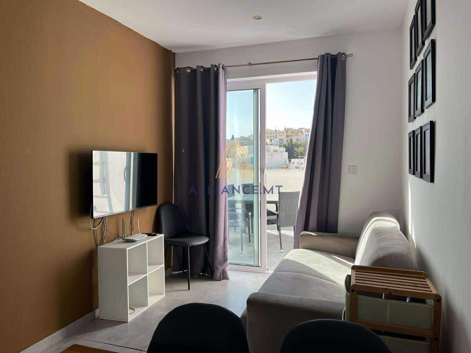 2 Bedroom Penthouse for Rent in Gzira [LPTH644817]