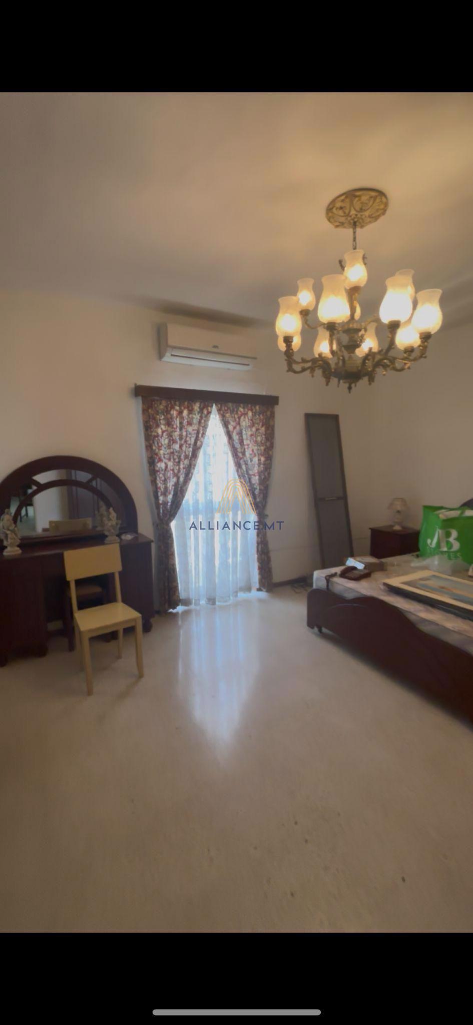 3 Bedroom House Of Character for Rent in Luqa [LHOC662910]