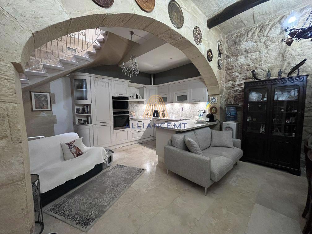 2 Bedroom House Of Character for Sale in Rabat [SHOC666163]