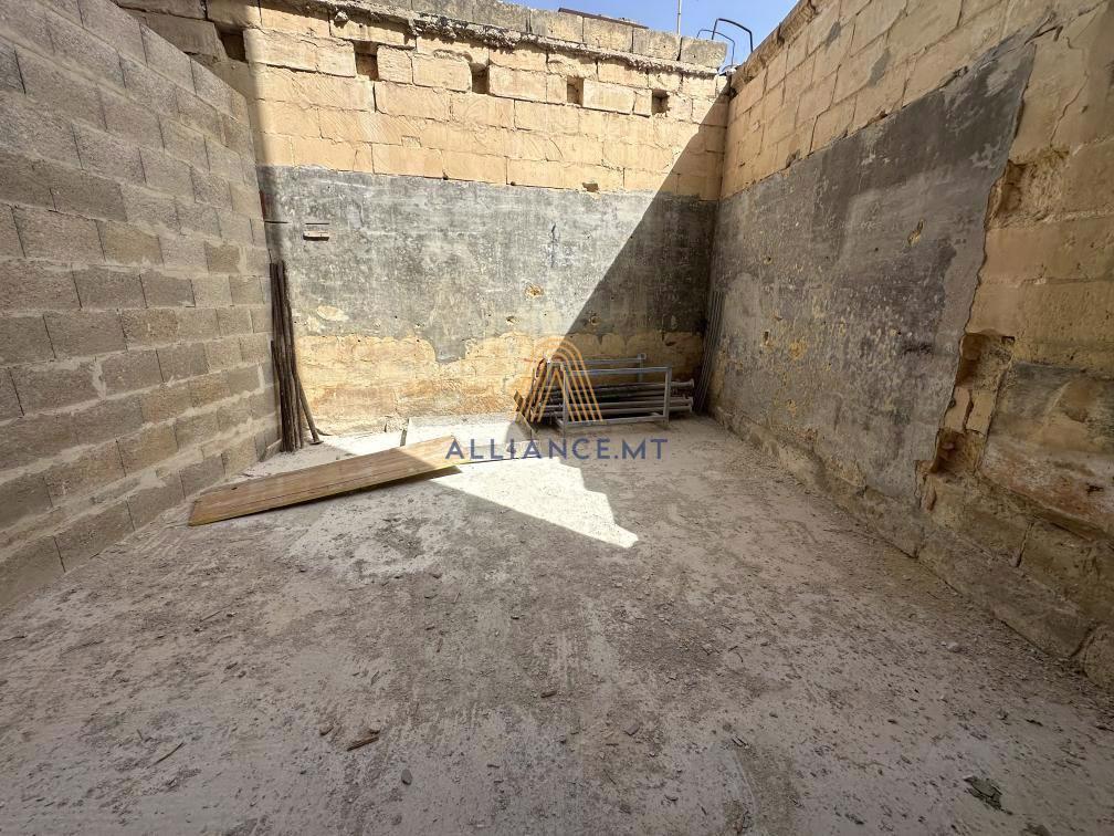 3 Bedroom Maisonette (Ground Floor) for Sale in Tarxien [SMSNG623386]