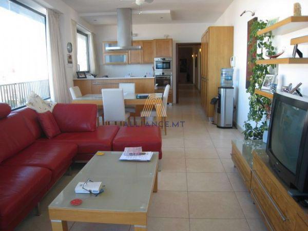 3 Bedroom Apartment for Rent in Bugibba — Bugibba, Malta — photo 4