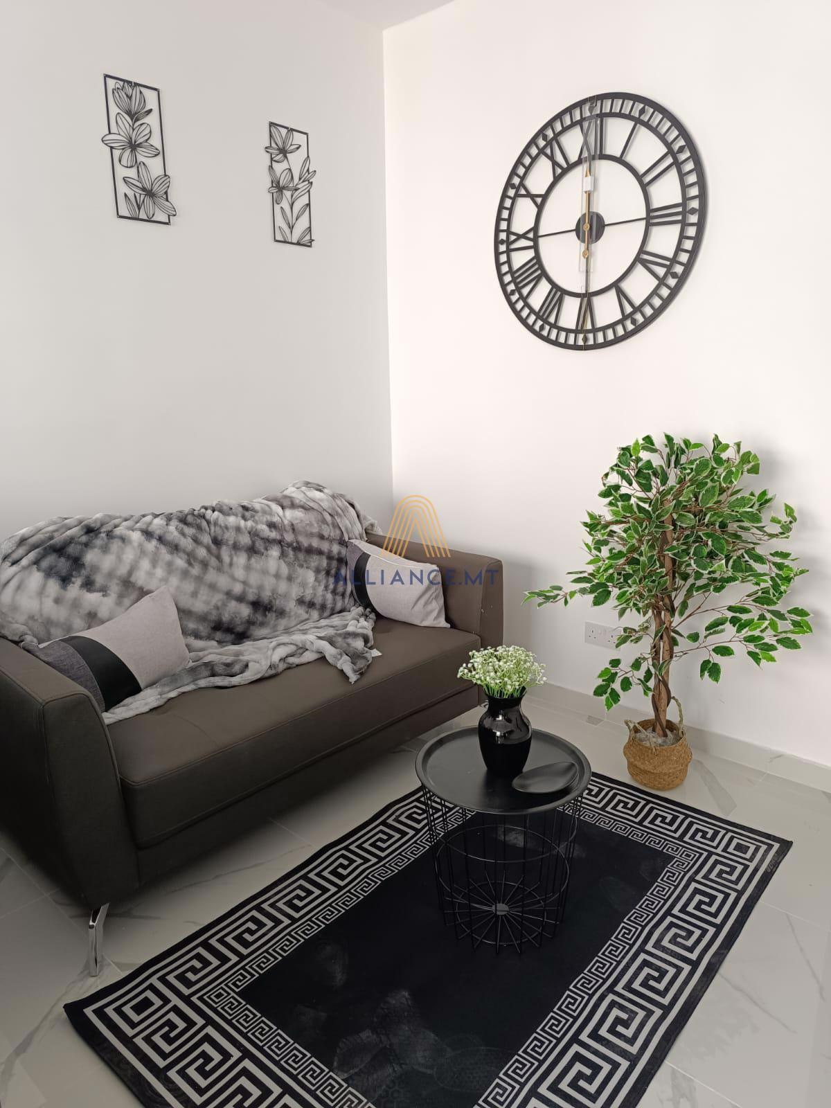 2 Bedroom Apartment for Rent in Gzira [LAPT639289]