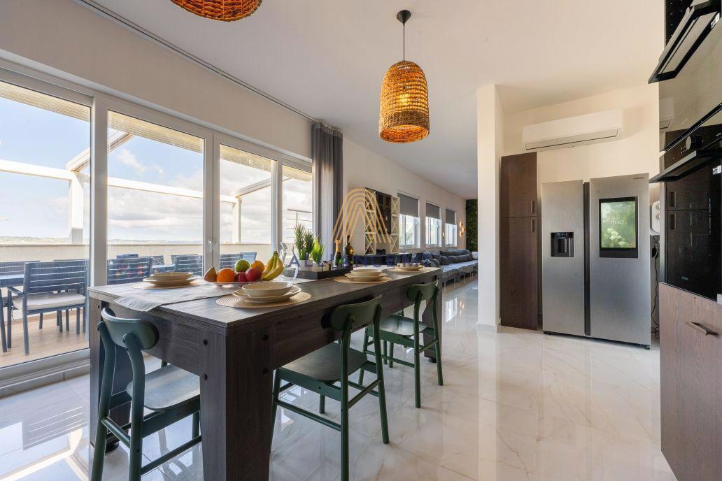4 Bedroom Penthouse for Rent in Zurrieq [LPTH650983]