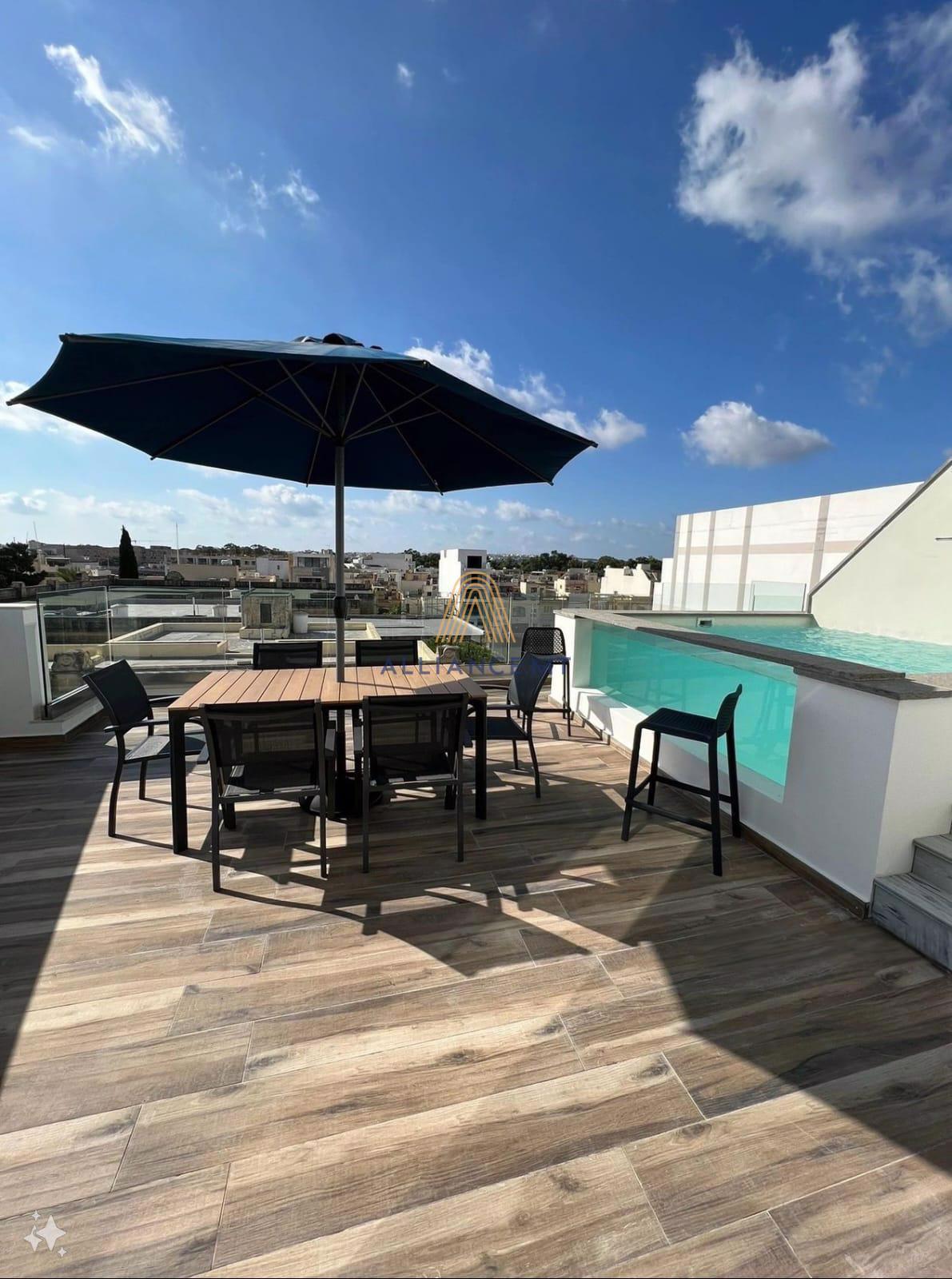 2 Bedroom Penthouse for Rent in Luqa [LPTH625872]