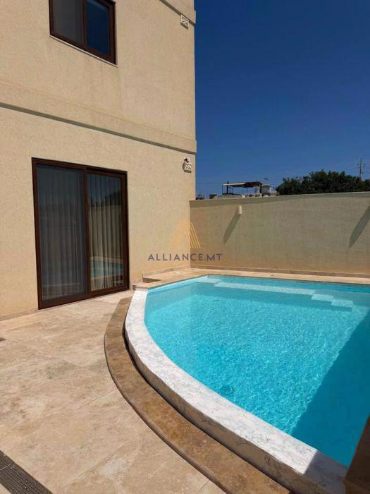 5 Bedroom Villa for Rent in Marsaskala [LVLL649279]