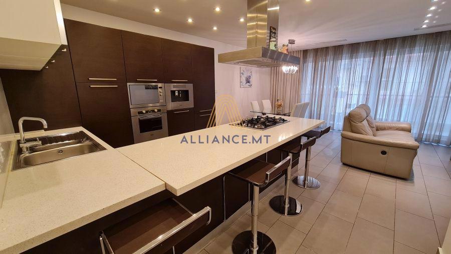 2 Bedroom Apartment for Rent in Gzira [LAPT243760]