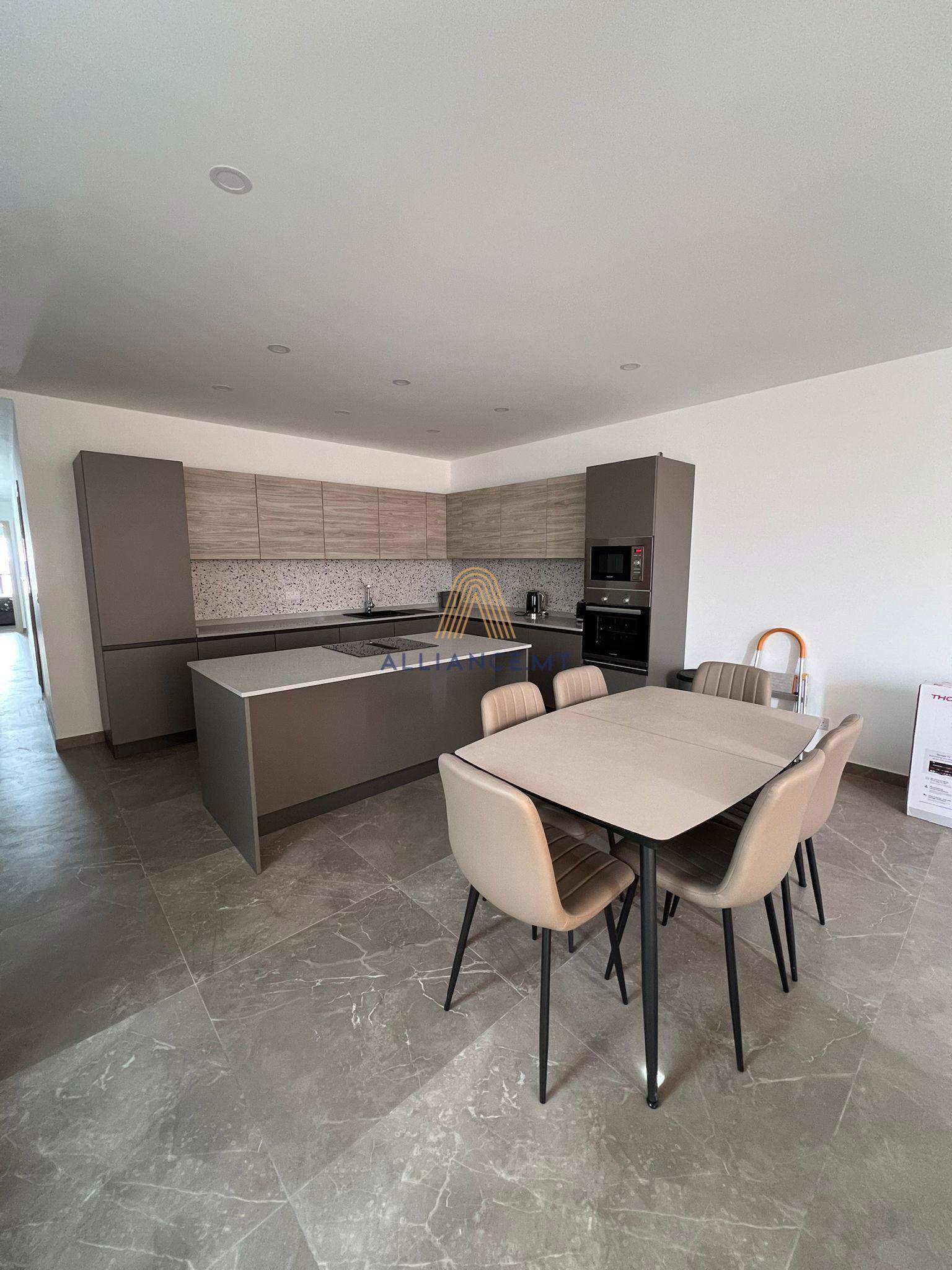 3 Bedroom Penthouse for Rent in Mosta [LPTH656517]