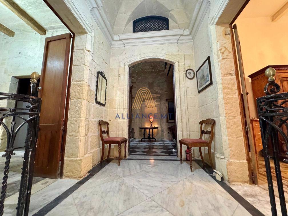 4 Bedroom Palazzo for Sale in Senglea Isla [SPZO654738]