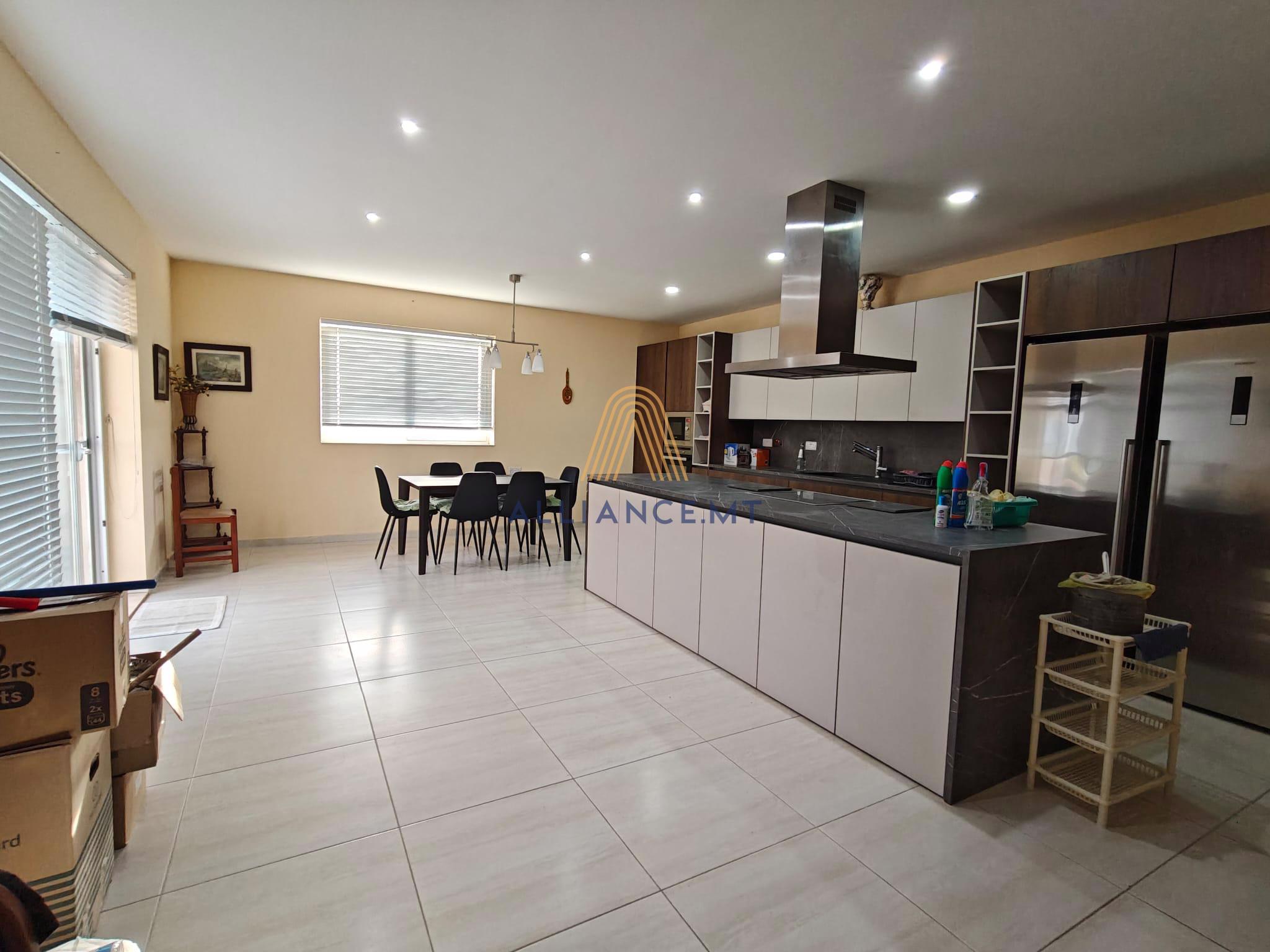 3 Bedroom Penthouse for Rent in Naxxar — Naxxar, Malta — photo 2