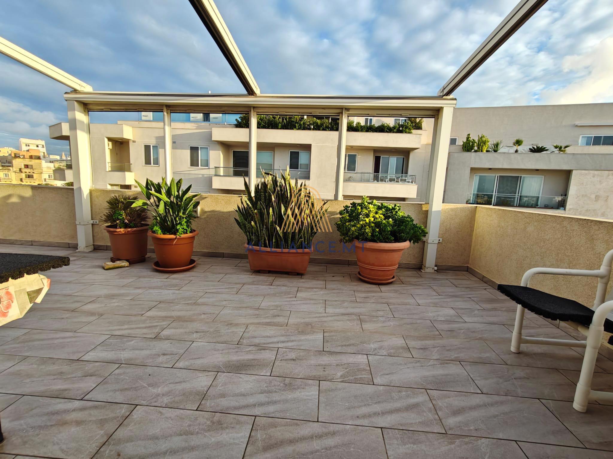3 Bedroom Penthouse for Rent in Naxxar — Naxxar, Malta — photo 3