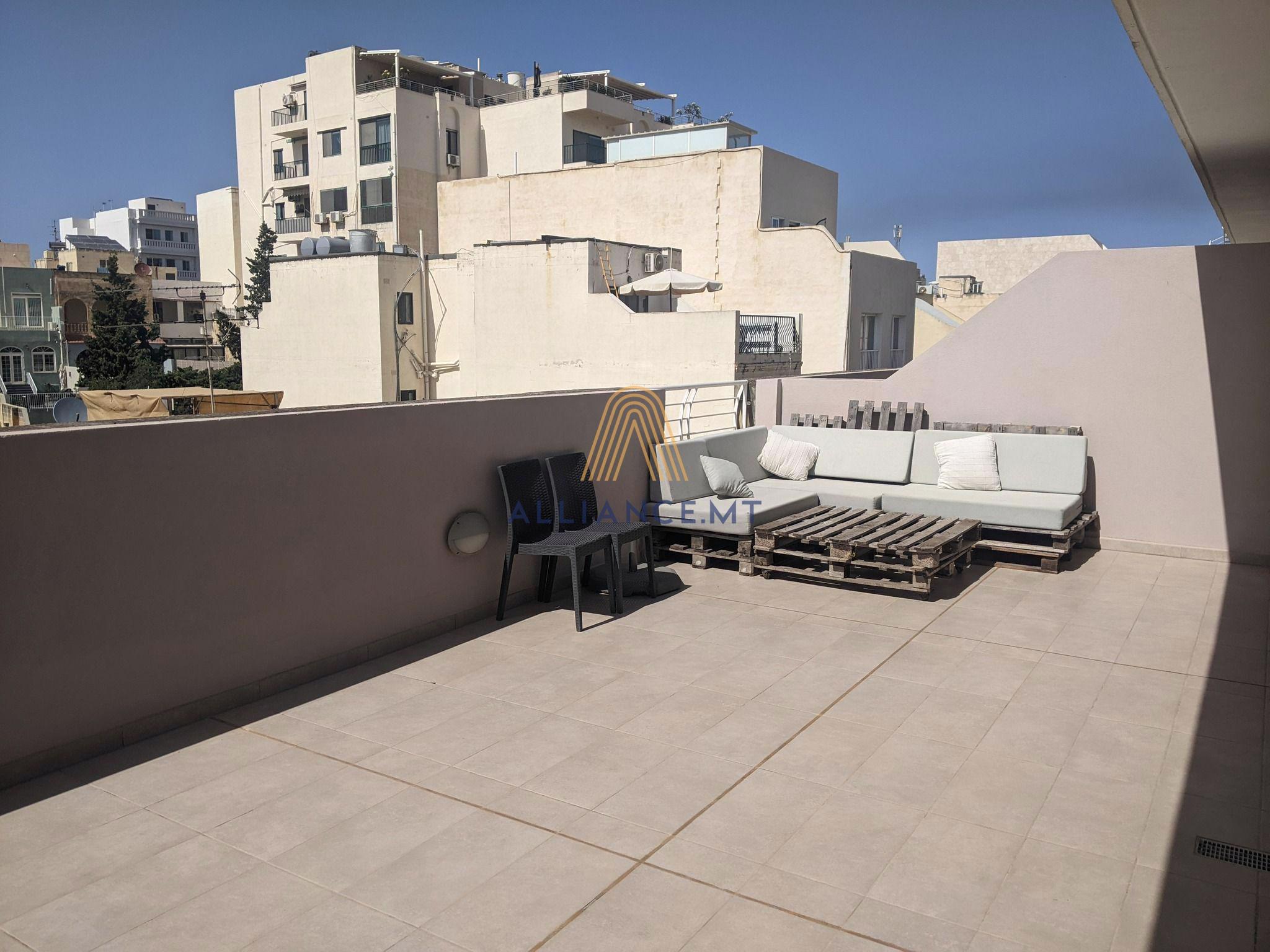 1 Bedroom Penthouse for Rent in Sliema — Sliema, Malta — photo 2